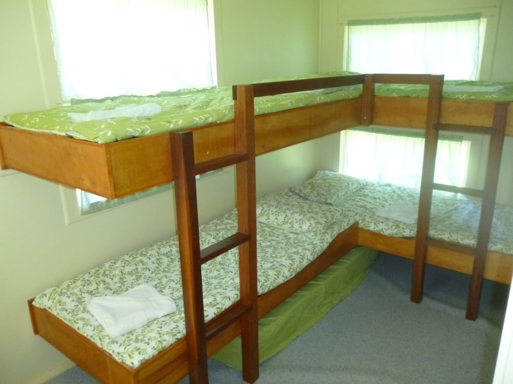 Christmas Creek Cafe & Cabins,Gold Coast>>Beechmont,4 star