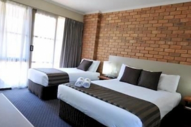 national hotel complex and bendigo central apartments