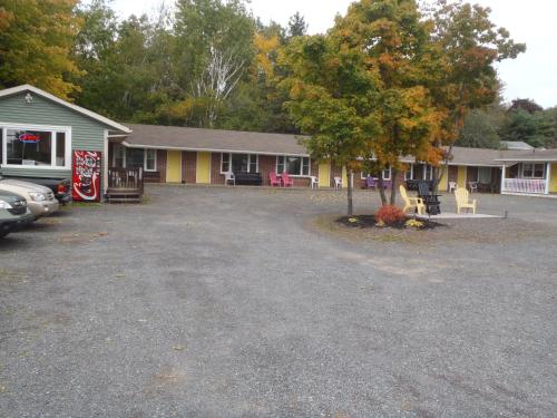 dolans motel