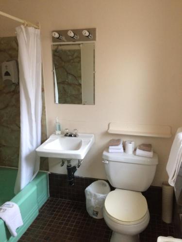 Dolan's Motel,Loch Broom>>Pictou,2 star