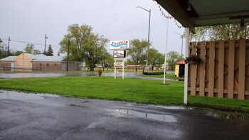 riverview motel