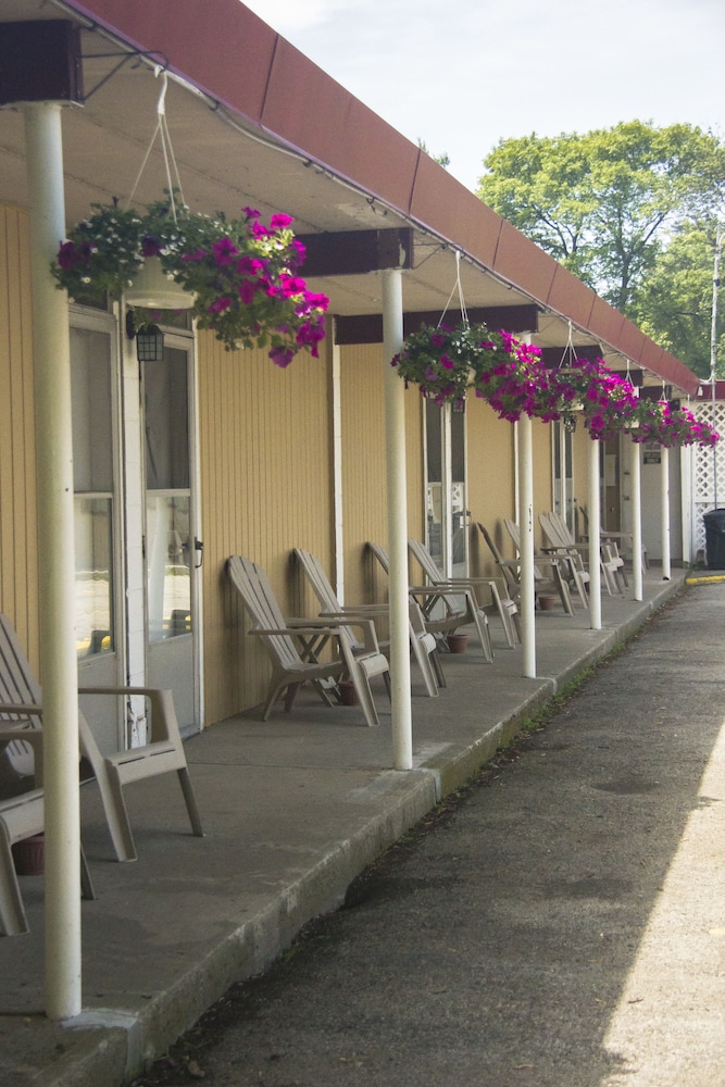 riverview motel