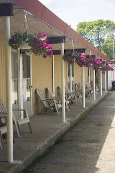 riverview motel