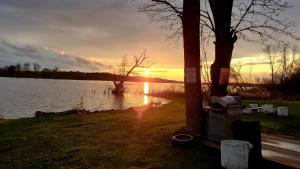 riverview motel
