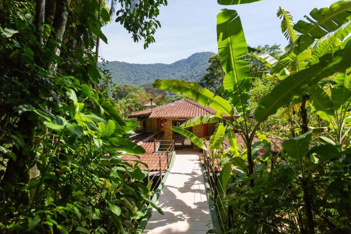 pousada pe da mata maresias