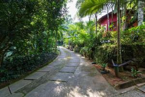 pousada pe da mata maresias