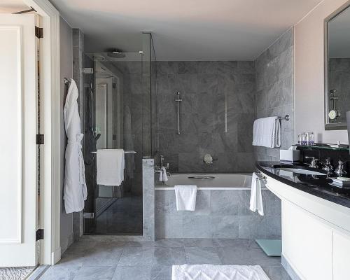four seasons hotel prague