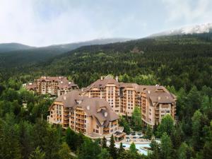 Four Seasons Resort Whistler,Spruce Grove>>Whistler,5 star