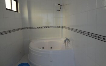 Hostelling Bustillo,Bolivia>>Sucre,3 star