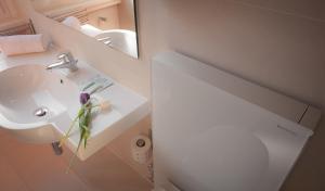 genius hotel downtown