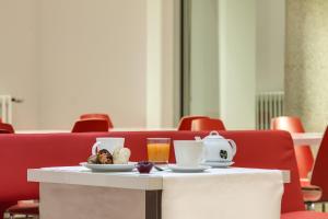 genius hotel downtown