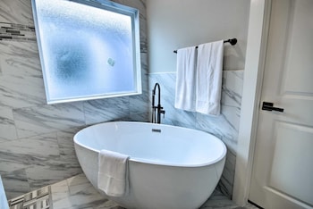 genius hotel downtown