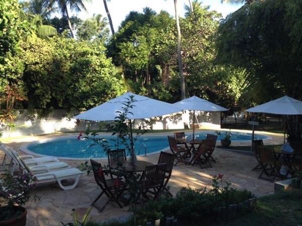 pousada aracas village