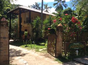 pousada aracas village