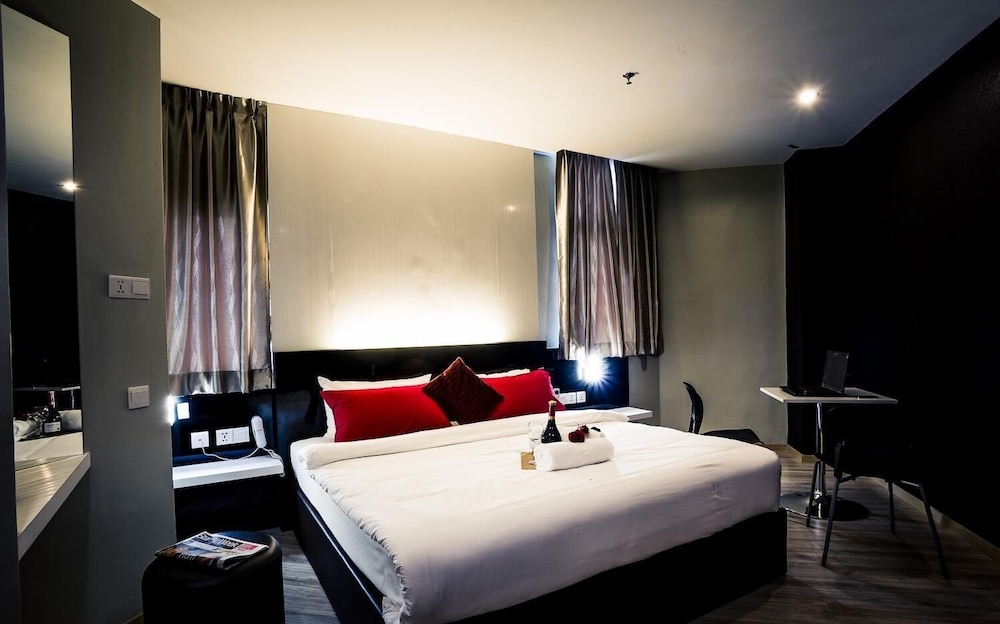 golden roof hotel ampang ipoh