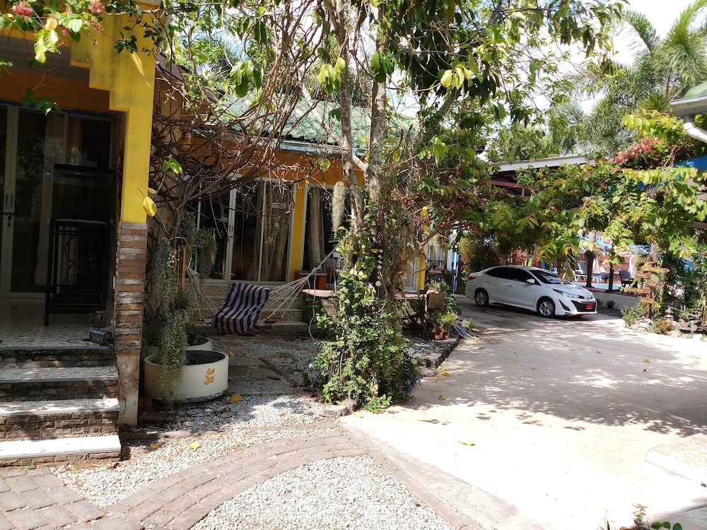 pennys home stay resort