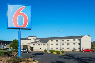 motel 6 newport or