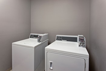 Holiday Inn Express & Suites Anaheim Resort Area By Ihg,Los Angeles>>Anaheim,3 star