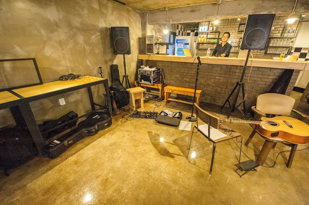 inno hostel and pub lounge hongdae