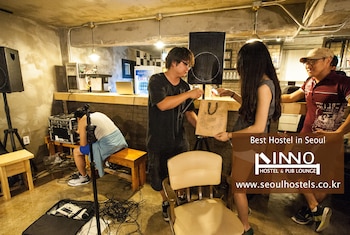 inno hostel and pub lounge hongdae
