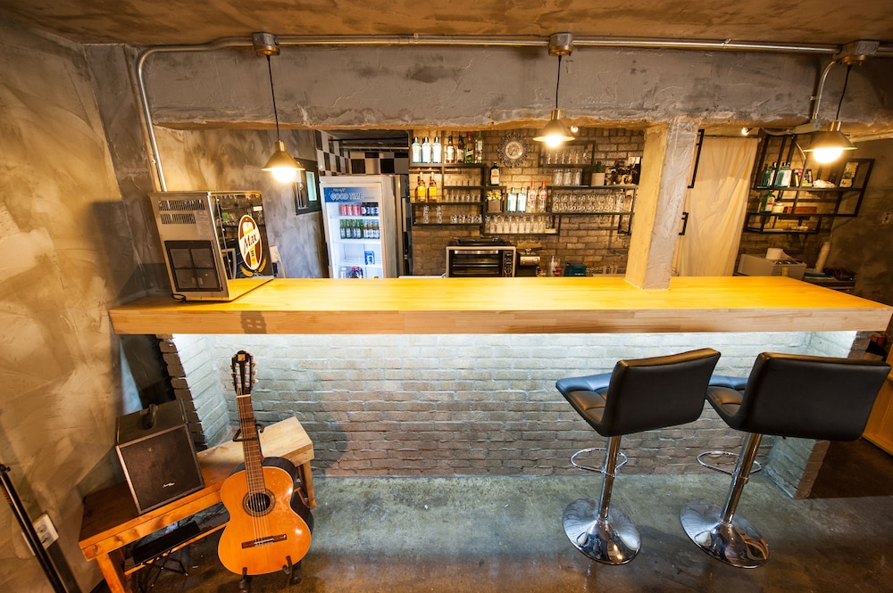 inno hostel and pub lounge hongdae