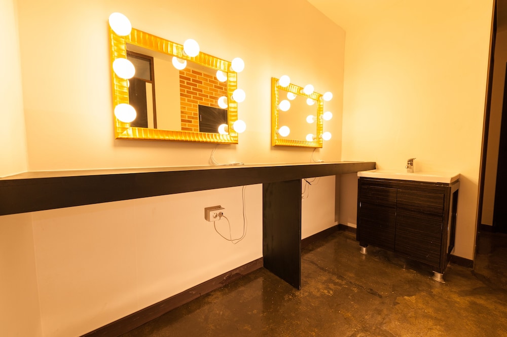 inno hostel and pub lounge hongdae