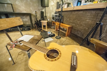 inno hostel and pub lounge hongdae