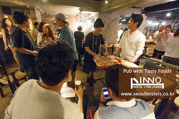 inno hostel and pub lounge hongdae