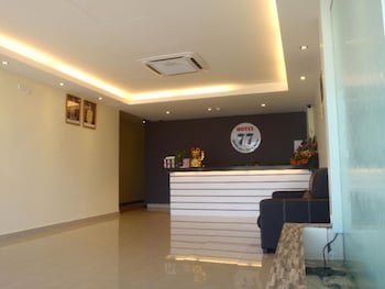 hotel 77