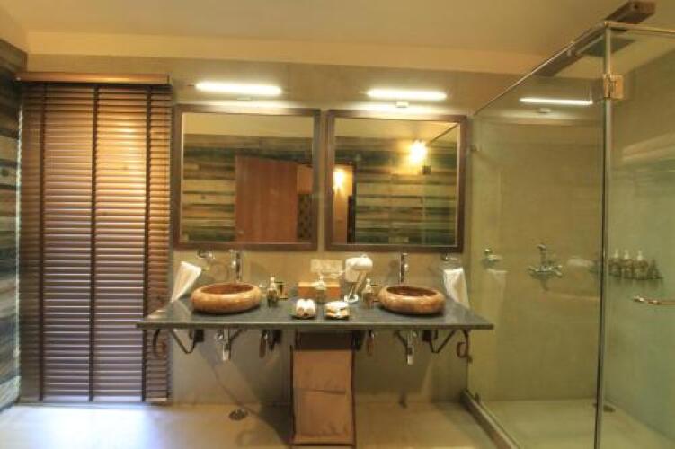 singinawa jungle lodge kanha