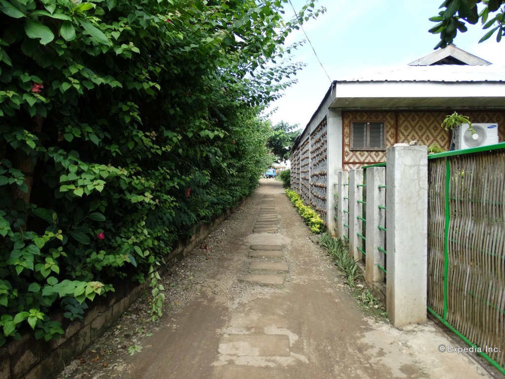 alona grove tourist inn