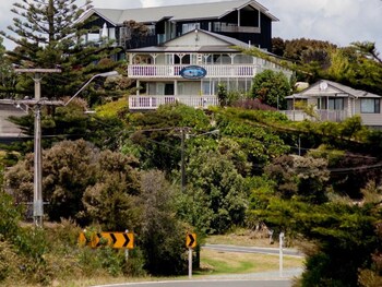 mangawhai lodge