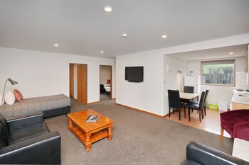 306 motel apartments