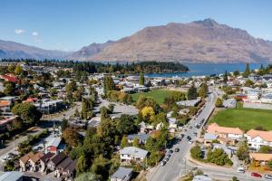 the flaming kiwi backpackers