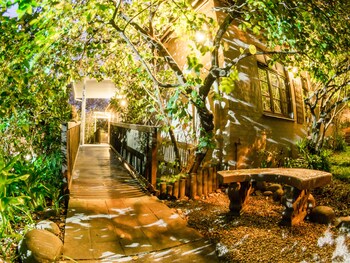 mackaya bella guest house