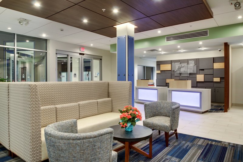 holiday inn express and suites galesburg by ihg