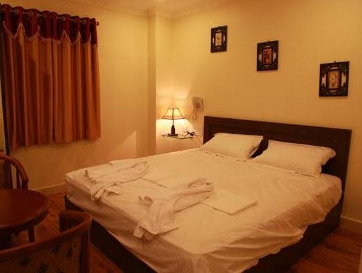 grand treat hotel