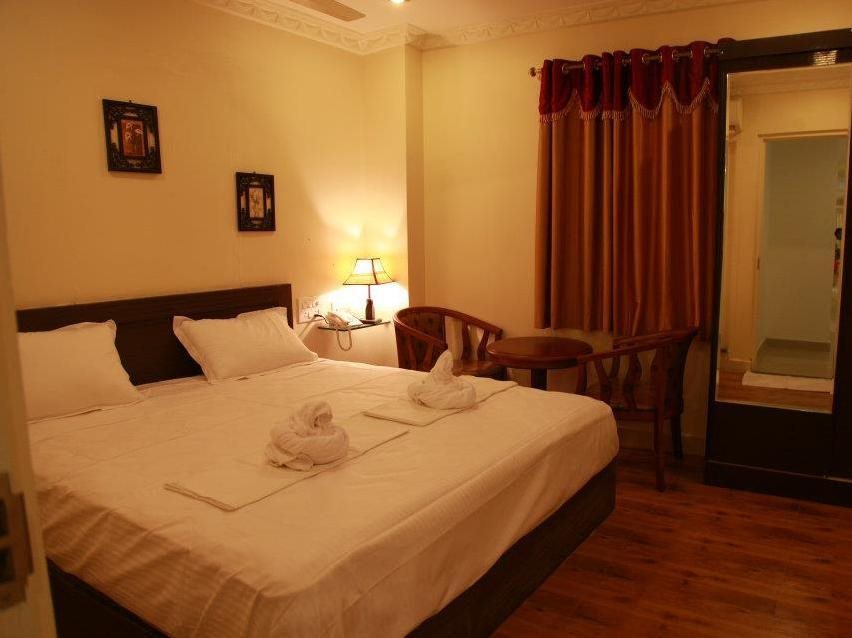 grand treat hotel