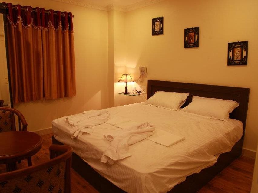 grand treat hotel