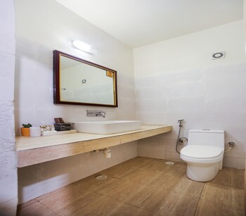 capital o 10953 dayal lodge a boutique hotel