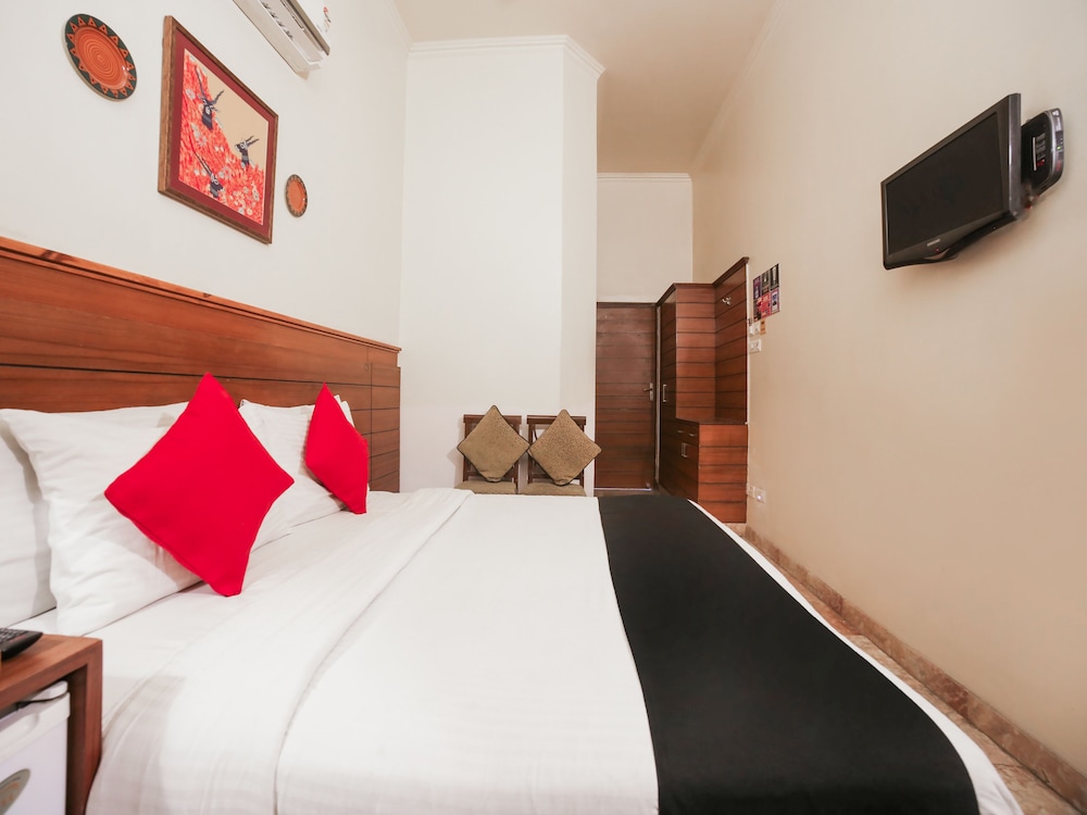 capital o 10953 dayal lodge a boutique hotel