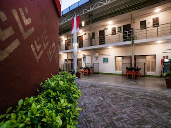 capital o 10953 dayal lodge a boutique hotel