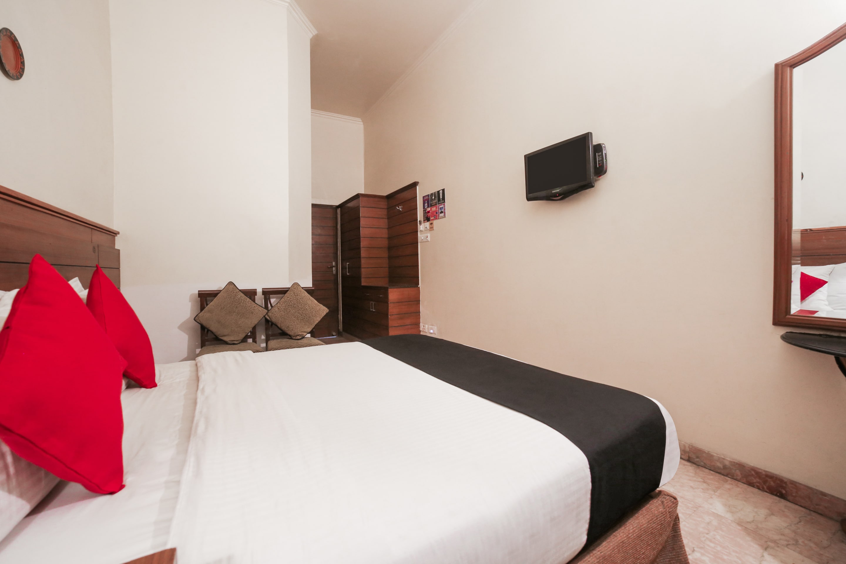 capital o 10953 dayal lodge a boutique hotel