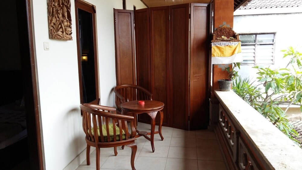 desak putu putra homestay