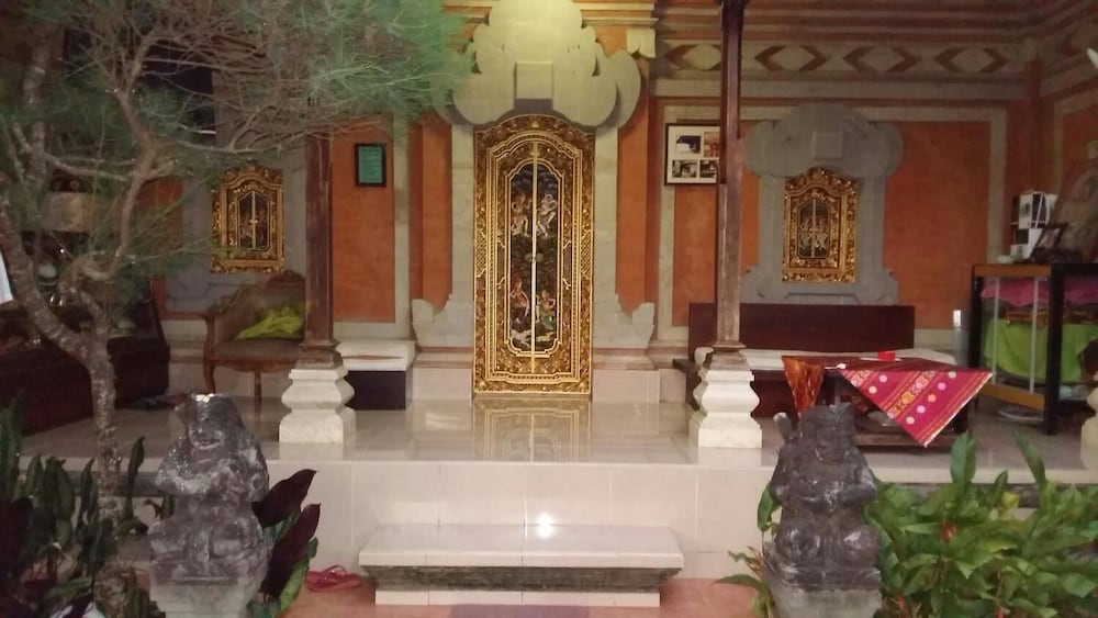 desak putu putra homestay