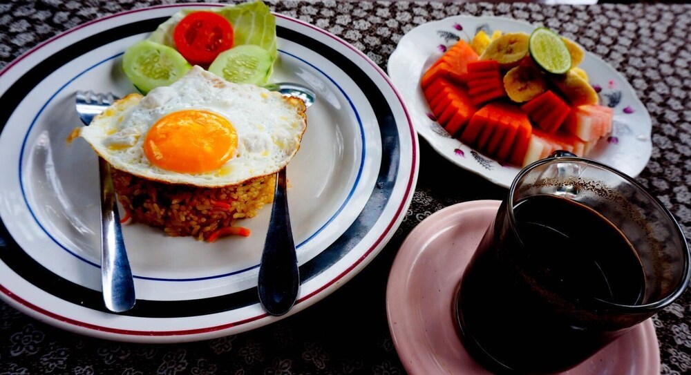 desak putu putra homestay