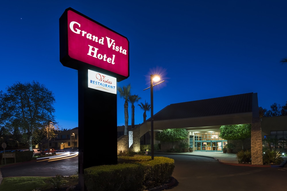 grand vista hotel