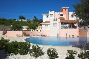 chloraka terrace apartments