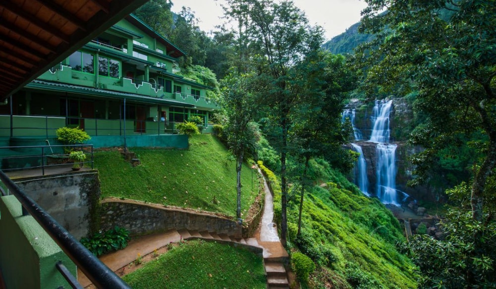 ramboda falls hotel