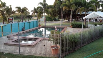 ocean view motel bowen